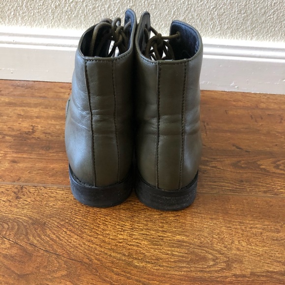 🌸3/$10Shellys London boot 🥾 - Picture 2 of 8